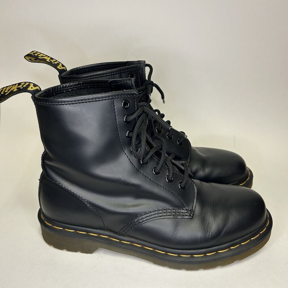 Dr. Martens 1460 Smooth Leather Lace Up Boot Women’s Size 9 Ankle Eight Eyelet
